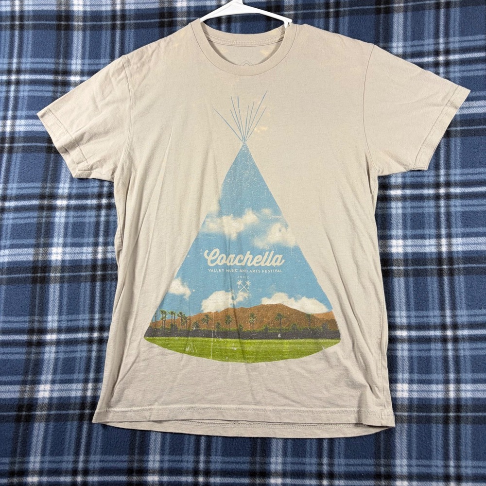 Coachella 2013 Music Festival Lineup T-Shirt Tan Small Graphic Tee teepee